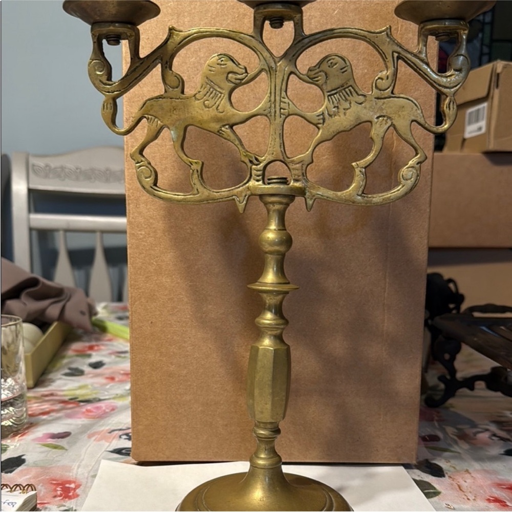 Elegant Brass Candelabra with Lion Design - Picture 3 of 7